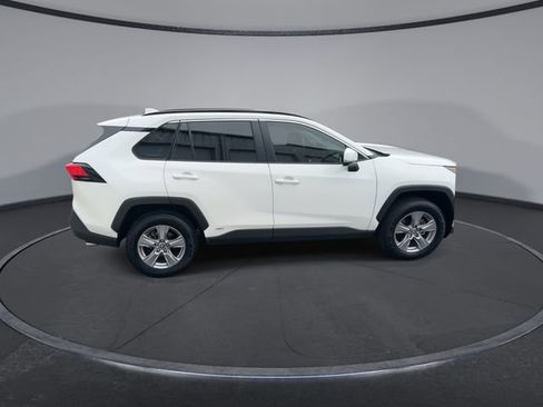 Used 2025 Toyota RAV4 XLE image 17