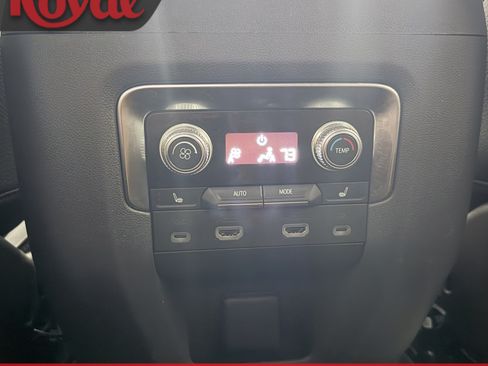 Used 2023 GMC Yukon XL Denali w/ Denali Reserve Package RWD image 29
