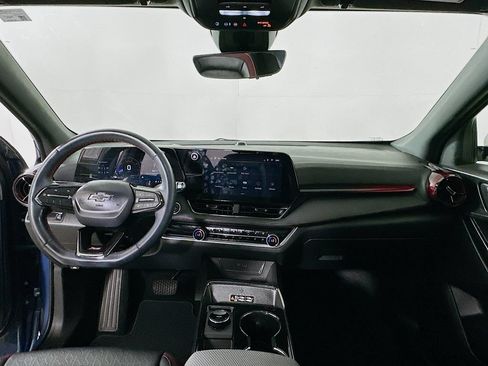 Used 2025 Chevrolet Equinox RS w/ Safety and Technology Package FWD image 3