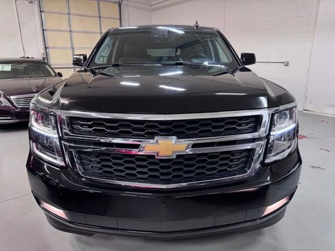 Used 2018 Chevrolet Suburban LT RWD image 8