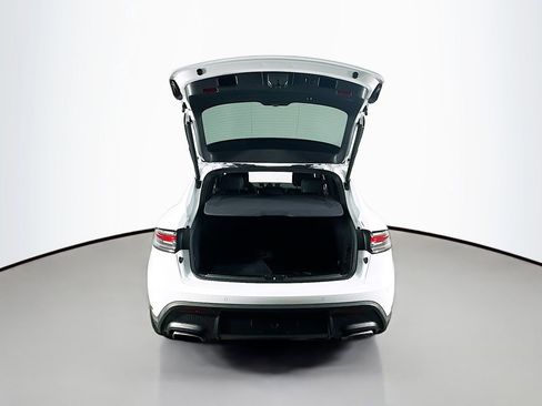 Certified 2025 Porsche Macan image 28