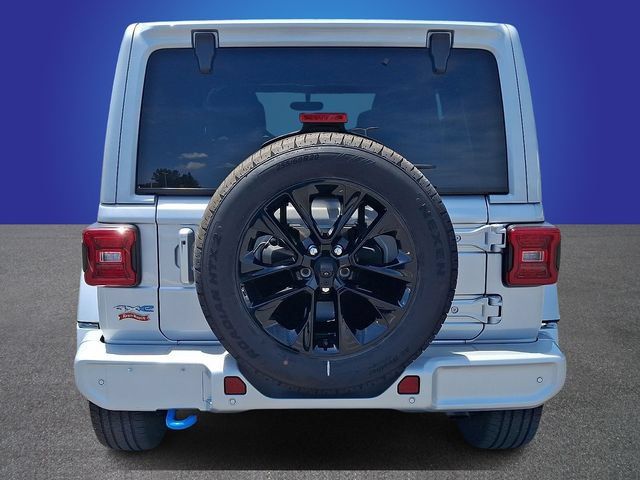 Used 2023 Jeep Wrangler Unlimited Sahara AWD/4WD image 5