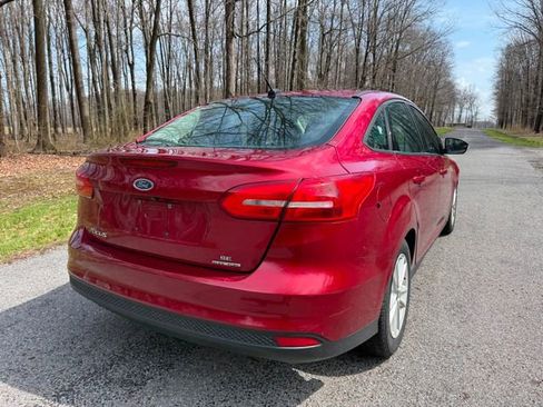 Used 2016 Ford Focus SE image 4