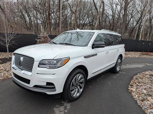 Certified 2022 Lincoln Navigator Reserve image 1