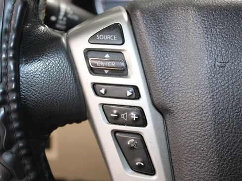 Used 2017 Nissan Titan SL RWD image 22