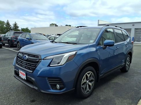 Used 2023 Subaru Forester Premium AWD/4WD image 5