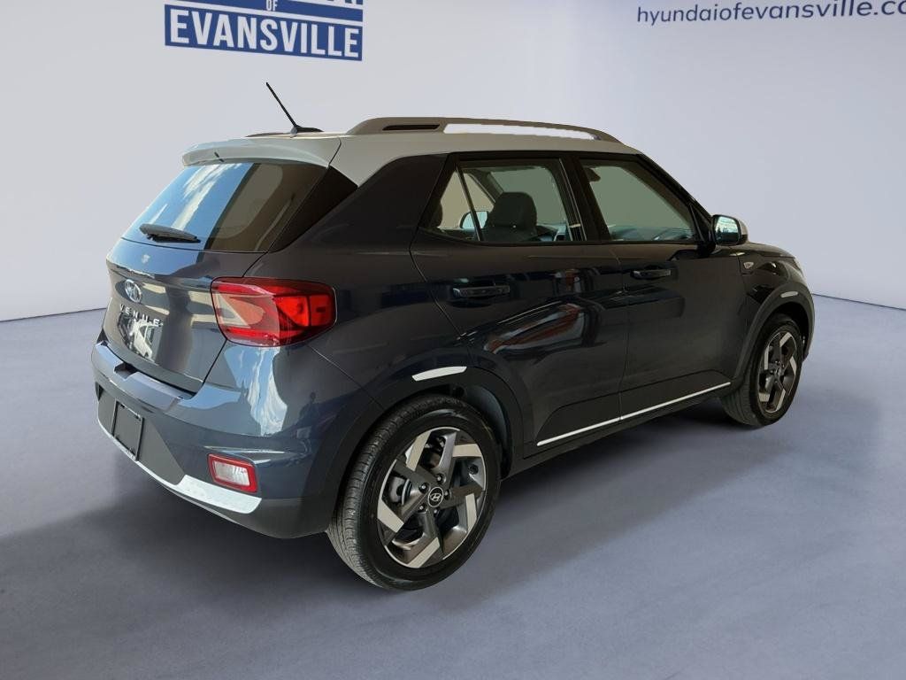 New 2026 Hyundai Venue SEL FWD image 3