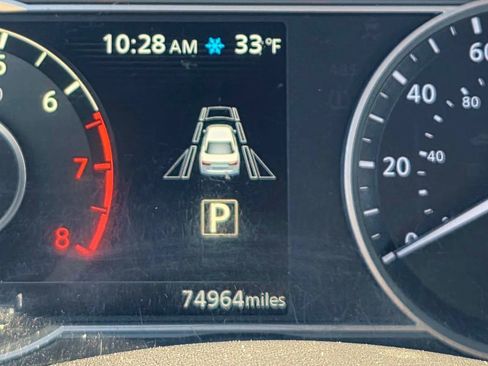 Used 2020 Nissan Versa SR image 13