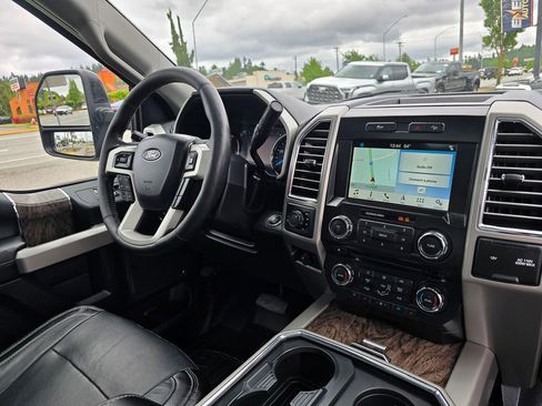 Used 2017 Ford F250 Lariat w/ Lariat Ultimate Package AWD/4WD image 12