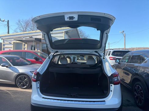 Used 2020 Nissan Rogue Sport SV w/ Technology Package AWD/4WD image 10
