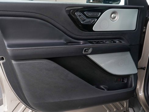 Used 2020 Lincoln Aviator Reserve w/ Equipment Group 202A image 21