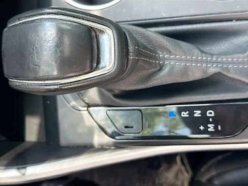 Used 2023 Toyota Highlander XLE FWD image 18