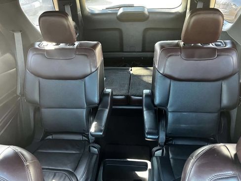 Used 2020 Ford Explorer Platinum w/ Premium Technology Package AWD/4WD image 29