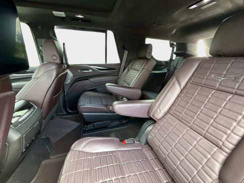 Used 2023 Cadillac Escalade Premium Luxury Platinum w/ LPO, Floor Liner Package AWD/4WD image 16