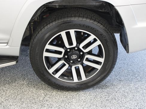 Used 2017 Toyota 4Runner Limited AWD/4WD image 10