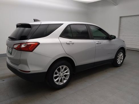 Used 2020 Chevrolet Equinox LS w/ LS Convenience Package image 10