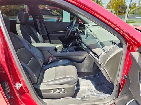 Used 2024 Cadillac XT4 Sport AWD/4WD image 11