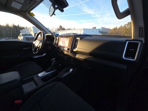 Used 2023 Nissan Frontier SV w/ SV Convenience Package image 28