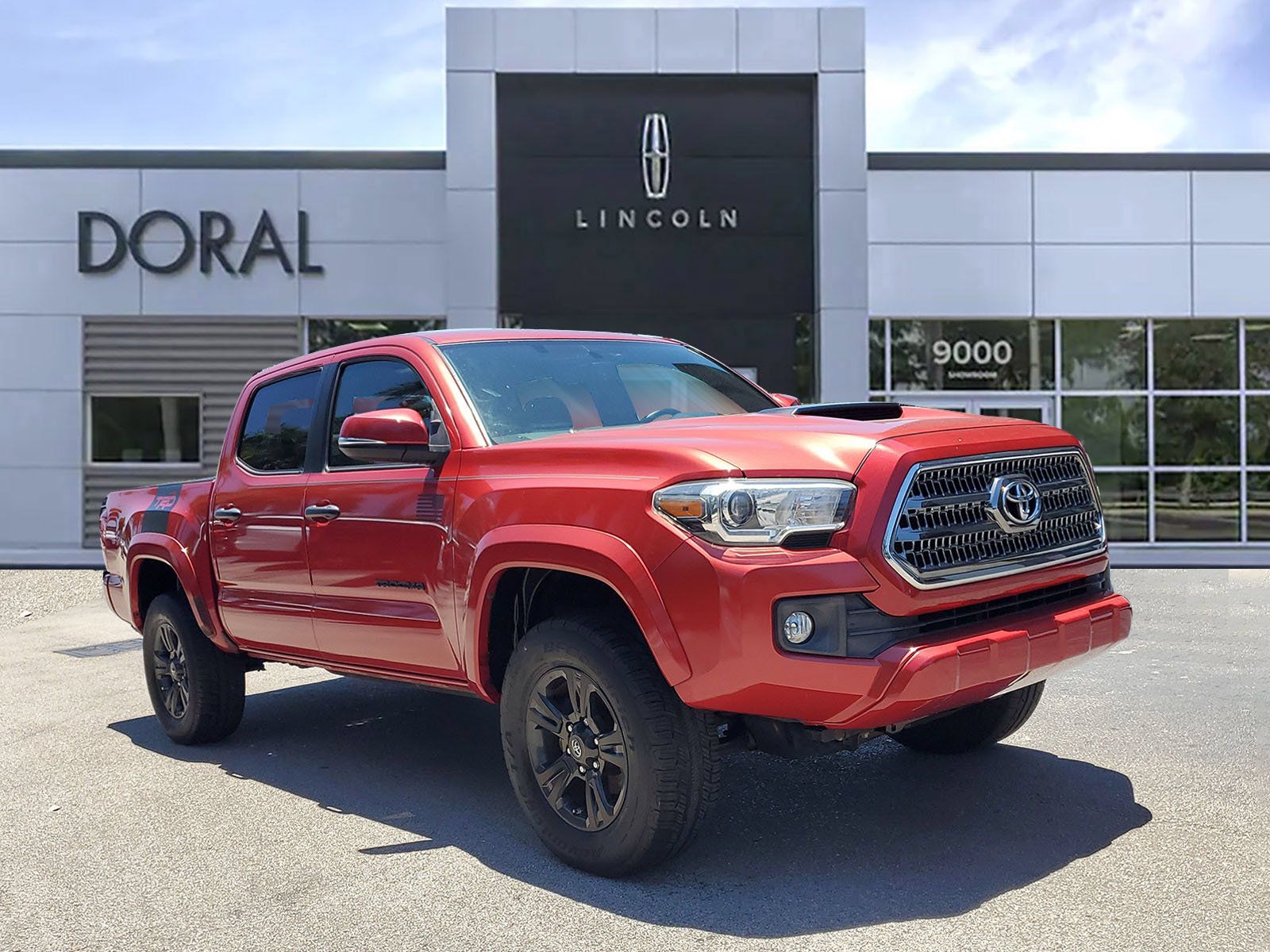 Used 2017 Toyota Tacoma TRD Sport w/ Premium & Technology Package RWD image 1