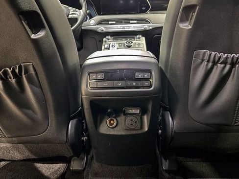 Used 2021 Hyundai Palisade Calligraphy image 24