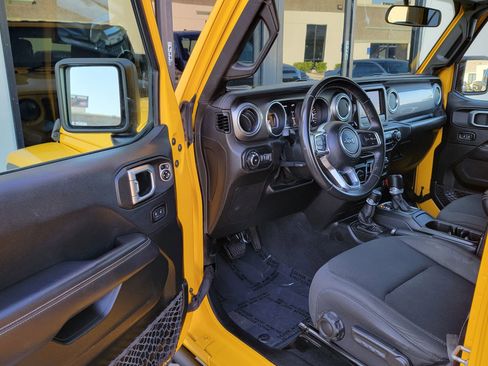 Used 2019 Jeep Wrangler Unlimited Sahara image 22