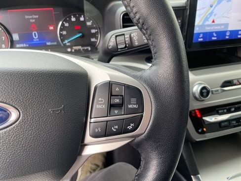 Used 2022 Ford Explorer XLT w/ Equipment Group 202A image 22