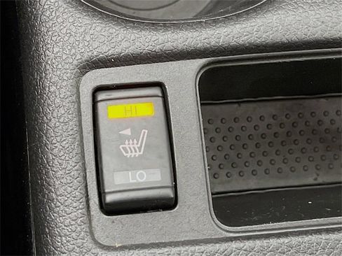 Used 2018 Nissan Rogue SL w/ Premium Package image 22