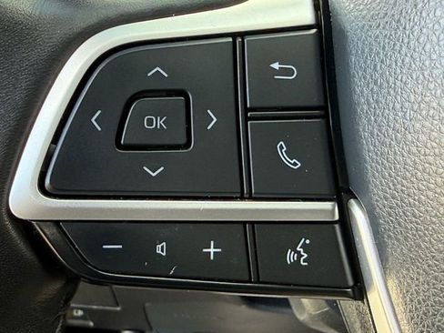 Certified 2023 Toyota Highlander XLE image 14