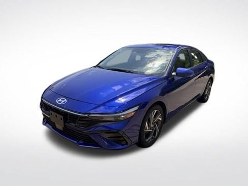 Used 2024 Hyundai Elantra SEL w/ Convenience Package FWD image 7