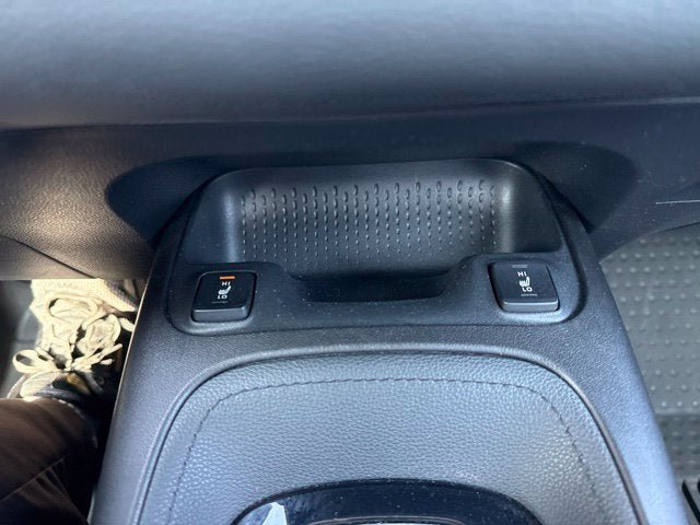 Used 2020 Toyota Corolla XLE FWD image 30
