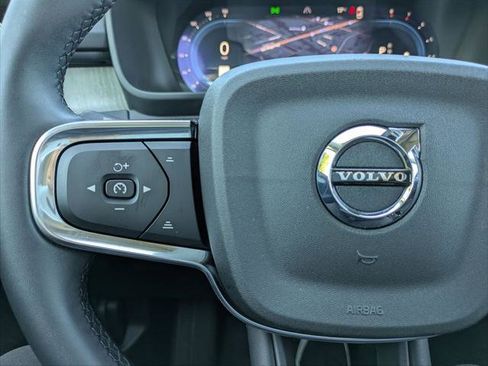 Used 2025 Volvo XC40 B5 Core w/ Protection Package Premier image 14