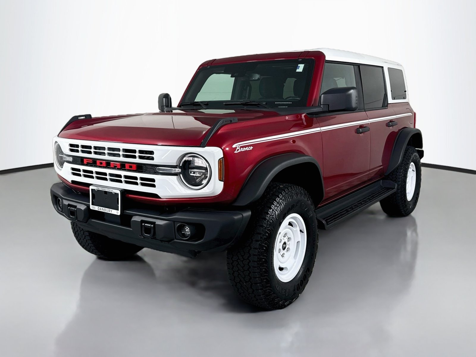 Used 2025 Ford Bronco Heritage Edition AWD/4WD image 1
