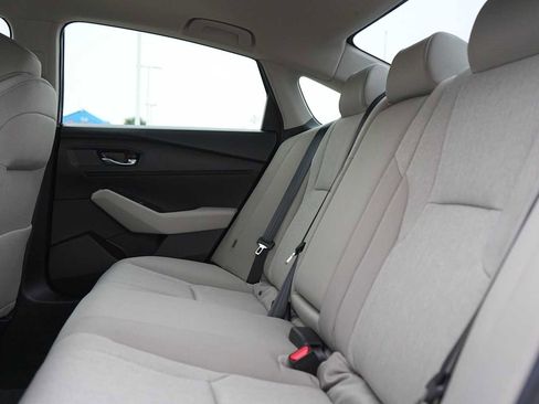Used 2025 Honda Accord SE image 14