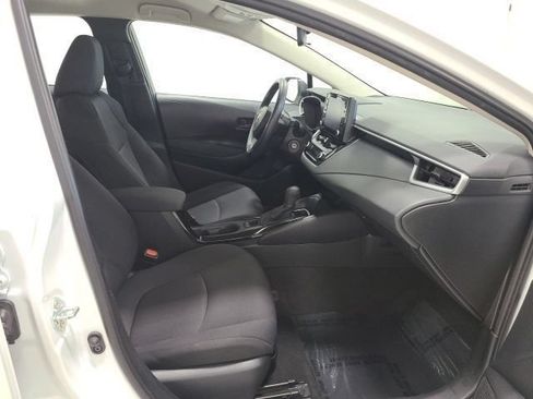Used 2022 Toyota Corolla LE FWD image 12