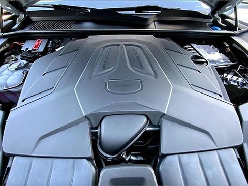 New 2025 Porsche Cayenne Coupe image 39