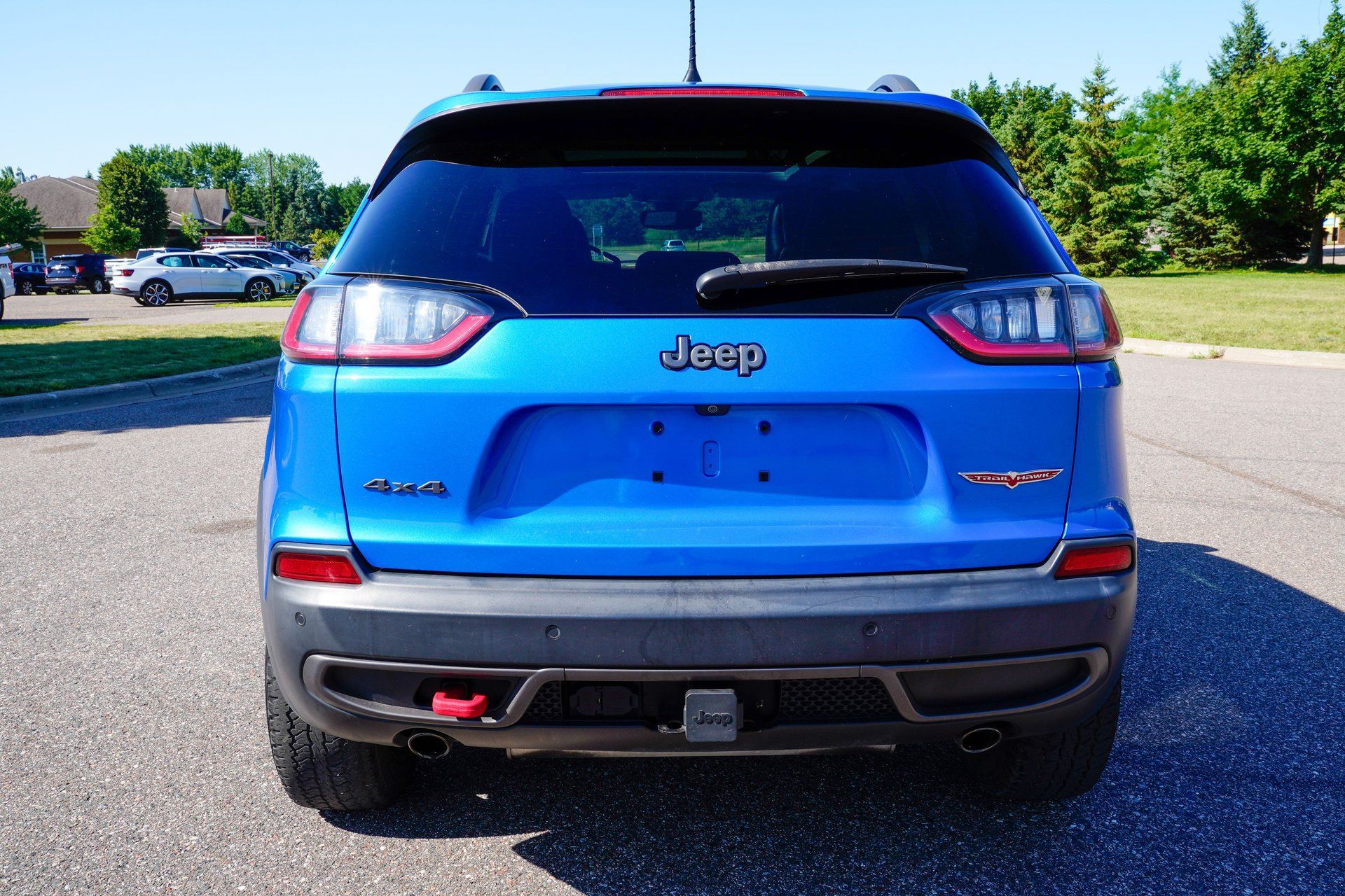 Used 2019 Jeep Cherokee Trailhawk AWD/4WD image 4