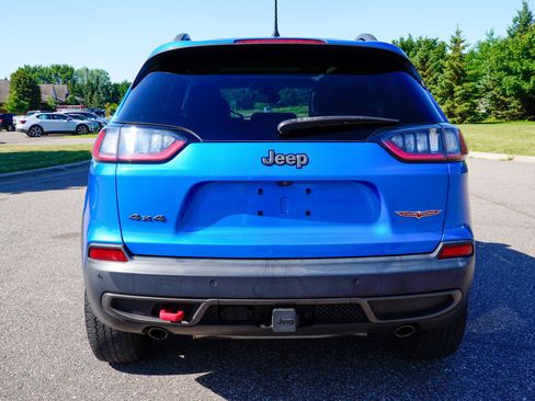 Used 2019 Jeep Cherokee Trailhawk AWD/4WD image 4