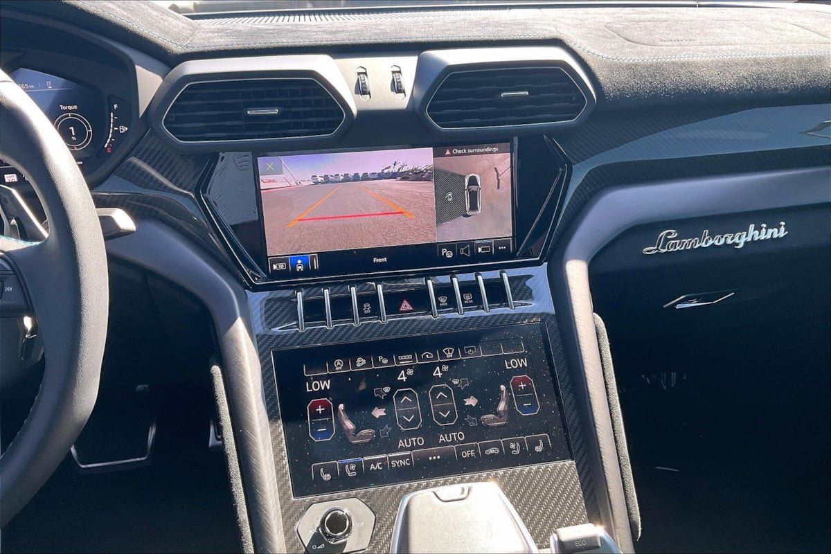 Used 2023 Lamborghini Urus Performante AWD/4WD image 6