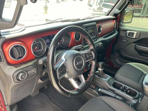 Used 2021 Jeep Wrangler Unlimited Rubicon w/ LED Lighting Group AWD/4WD image 16