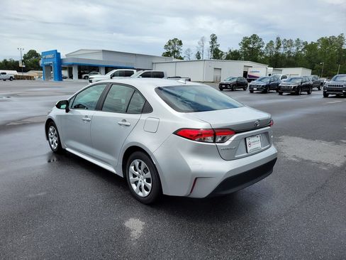 Used 2024 Toyota Corolla LE FWD image 4