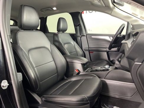 Used 2025 Ford Escape Platinum image 34