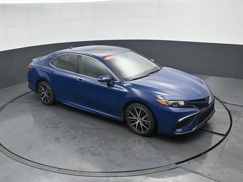 Used 2023 Toyota Camry SE w/ Cold Weather Package image 43