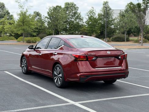 Used 2021 Nissan Altima 2.5 SV FWD image 5