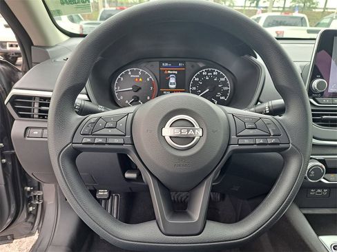 Used 2025 Nissan Altima 2.5 S image 16