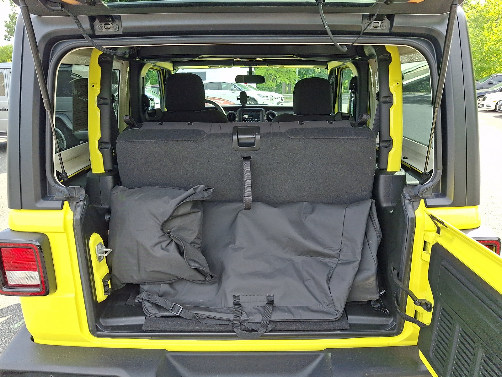 Used 2023 Jeep Wrangler Sport AWD/4WD image 29