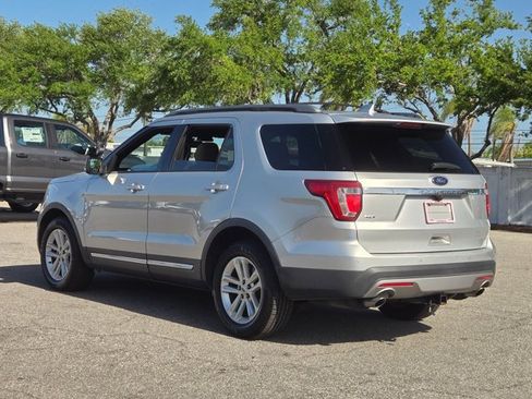 Used 2017 Ford Explorer XLT w/ Equipment Group 201A image 7