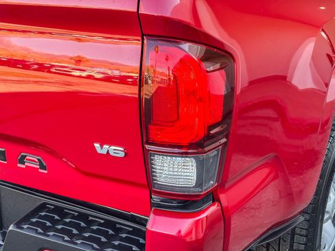 Certified 2023 Toyota Tacoma SR AWD/4WD image 8
