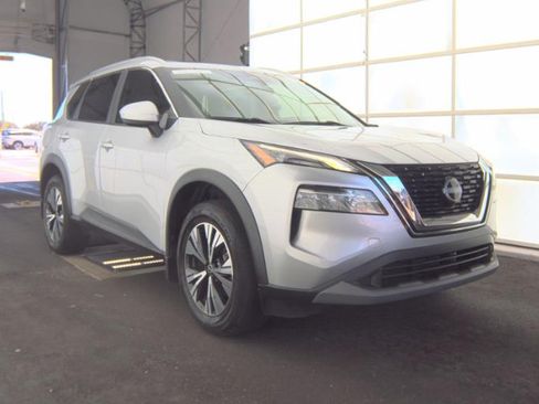 Used 2023 Nissan Rogue SV w/ SV Premium B Package FWD image 2