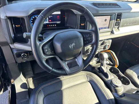 Used 2023 Ford Bronco Badlands w/ Sasquatch Package AWD/4WD image 18