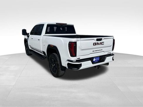 Used 2024 GMC Sierra 2500 AT4 w/ Technology Package image 4